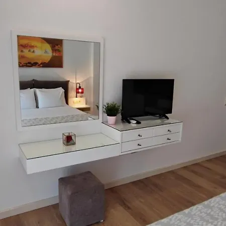 Aparthotel Rustemi Sarandë