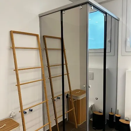 アパートホテル Rustemi