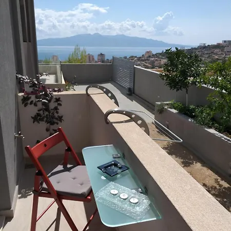 Rustemi アパートホテル 3*