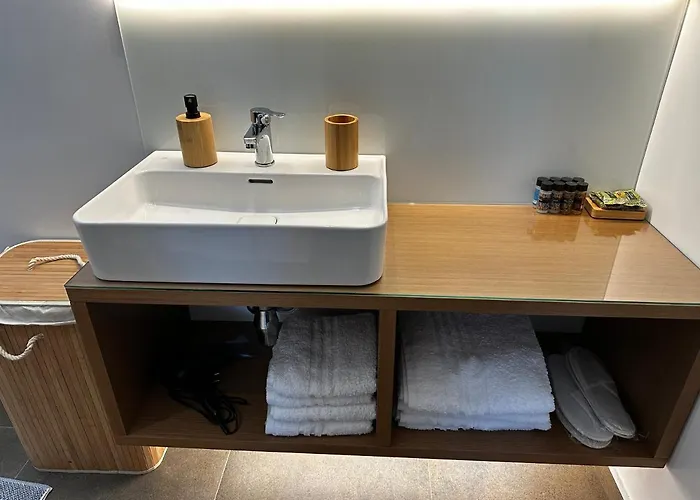 Rustemi ساراندا