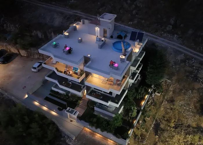 شقة فندقية Rustemi 3*