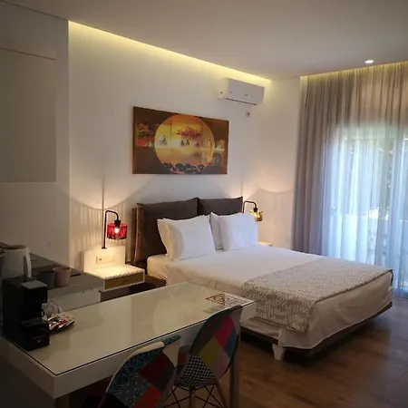 Rustemi 公寓式酒店 Sarandë