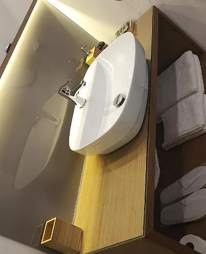 Rustemi Lägenhetshotell 3*