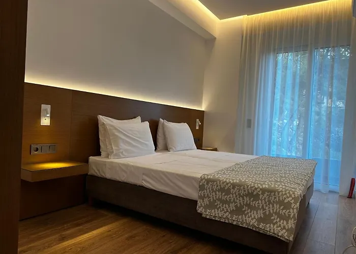 Rustemi Aparthotel 3*